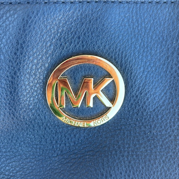 Beautiful Navy Leather MK - Picture 2 of 3